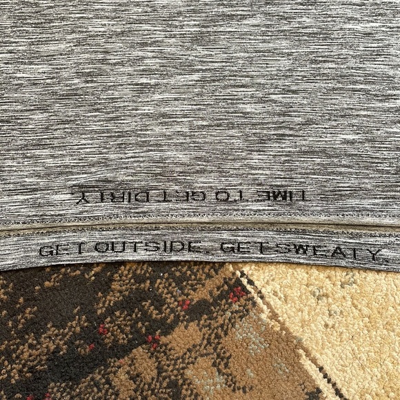 Lululemon mens S SS T - Picture 2 of 6